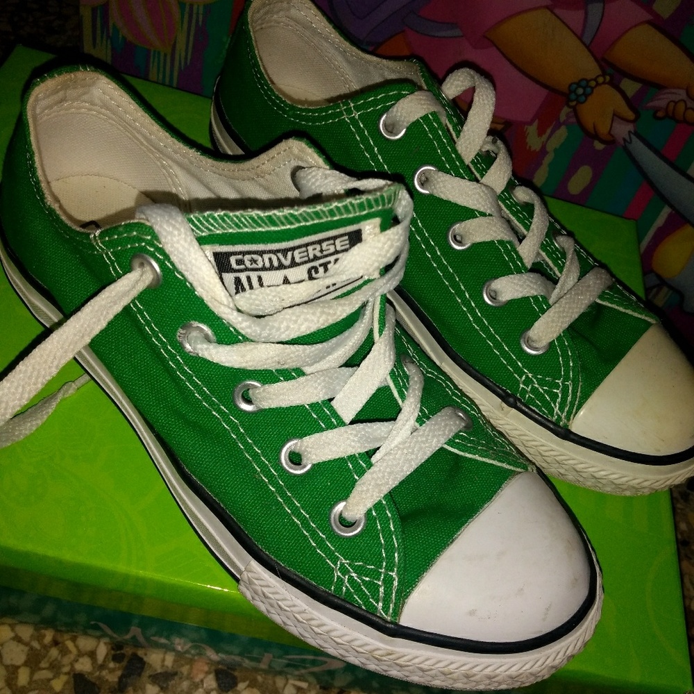 Kids converse sneakers